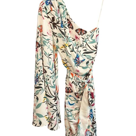 Elliatt Multi One Shoulder Bungalow Dress - Picture 6 of 15